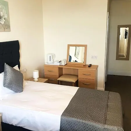 Oyo Mars Hotel Seaview Blackpool-3
